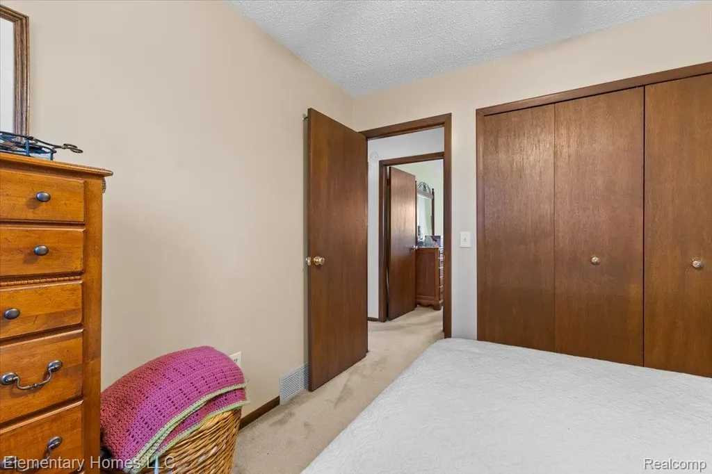 1650 Cove Road Wales Township MI 48027