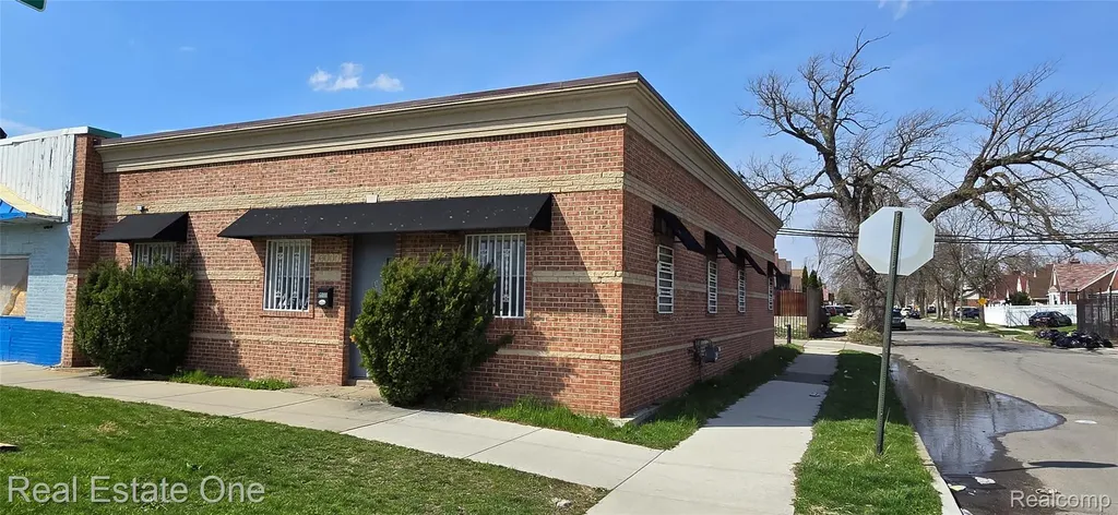 16000 W Warren Avenue Detroit City MI 48228