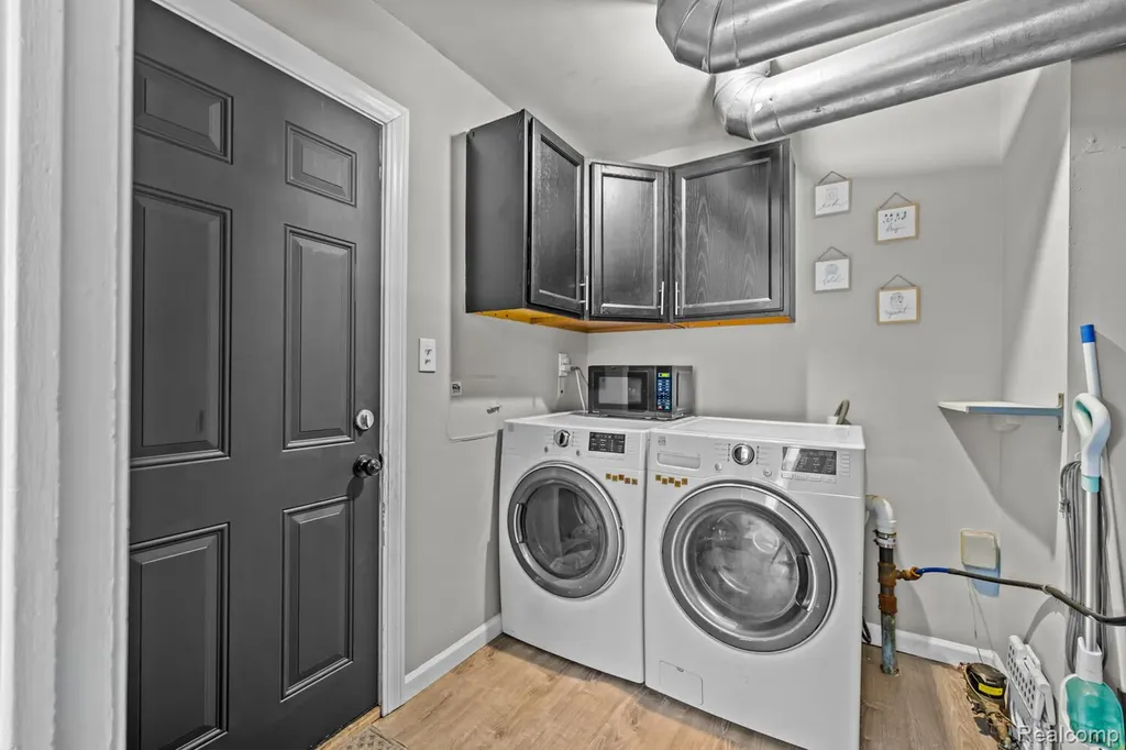 33494 Pierce Street Garden City City MI 48135