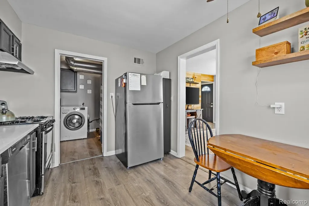 33494 Pierce Street Garden City City MI 48135