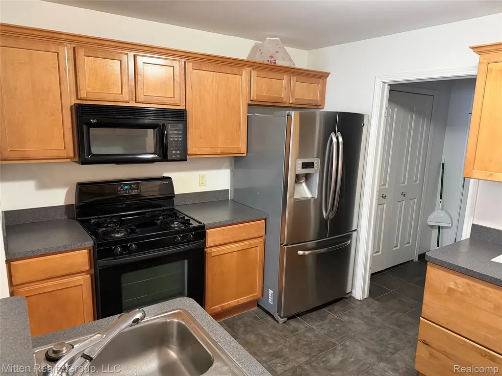 8025 Springdale Drive White Lake Charter Township MI 48386