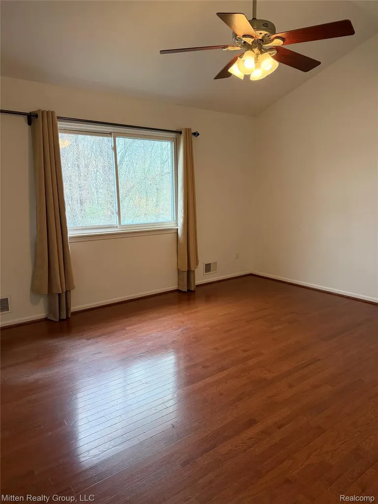 8025 Springdale Drive White Lake Charter Township MI 48386
