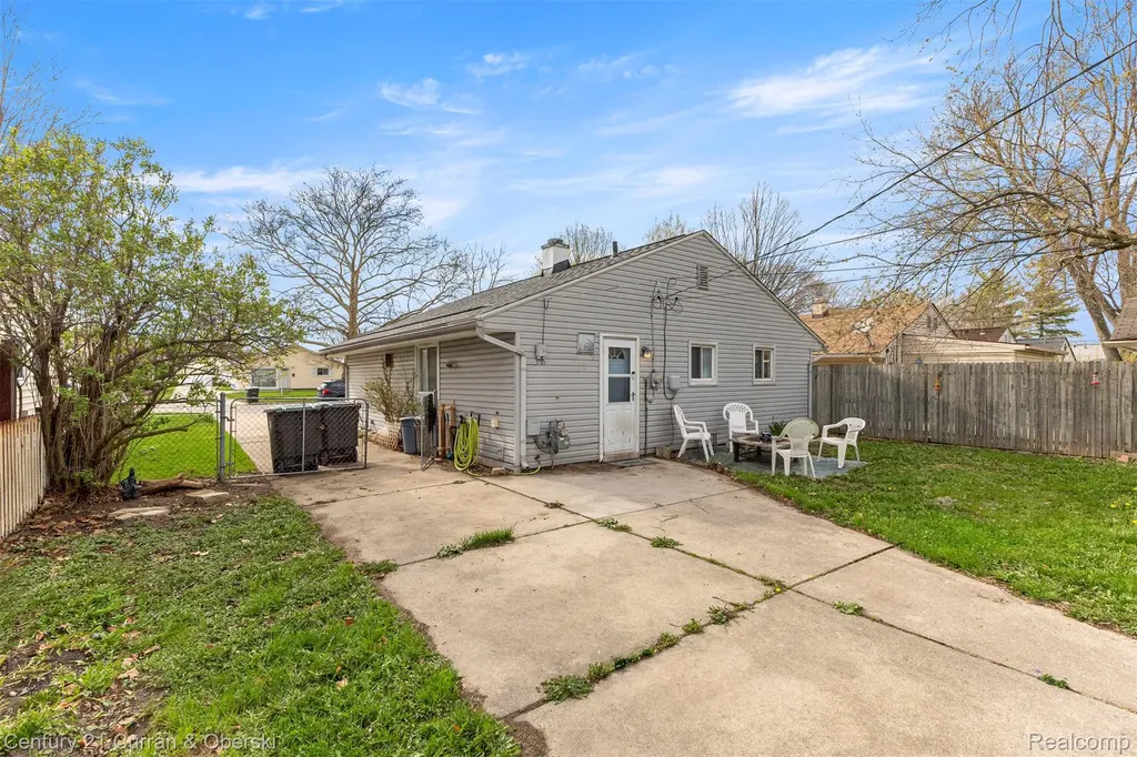 8075 William Street Taylor City MI 48180