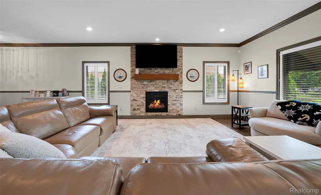 39611 Lakeshore Drive Harrison Charter Township MI 48045