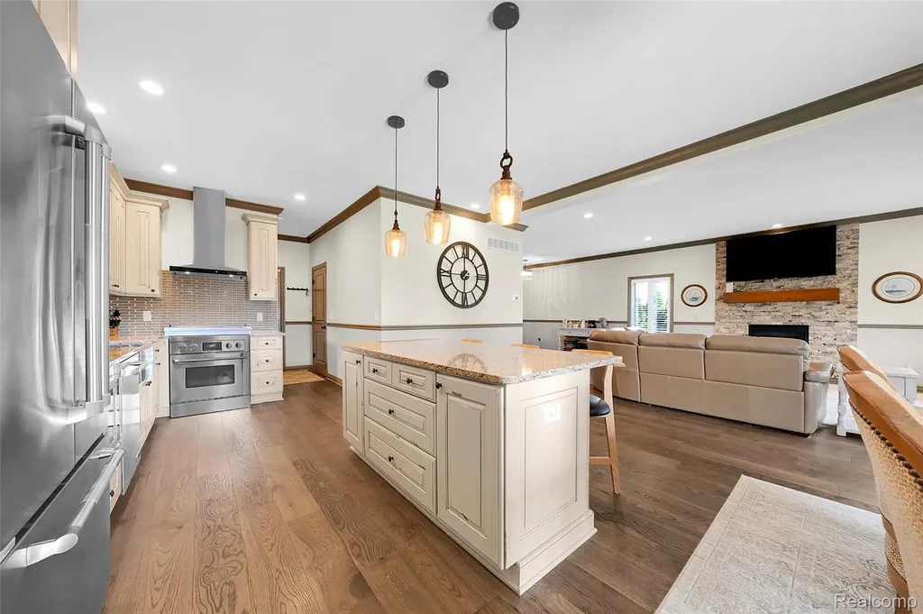 39611 Lakeshore Drive Harrison Charter Township MI 48045