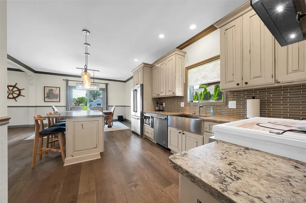 39611 Lakeshore Drive Harrison Charter Township MI 48045
