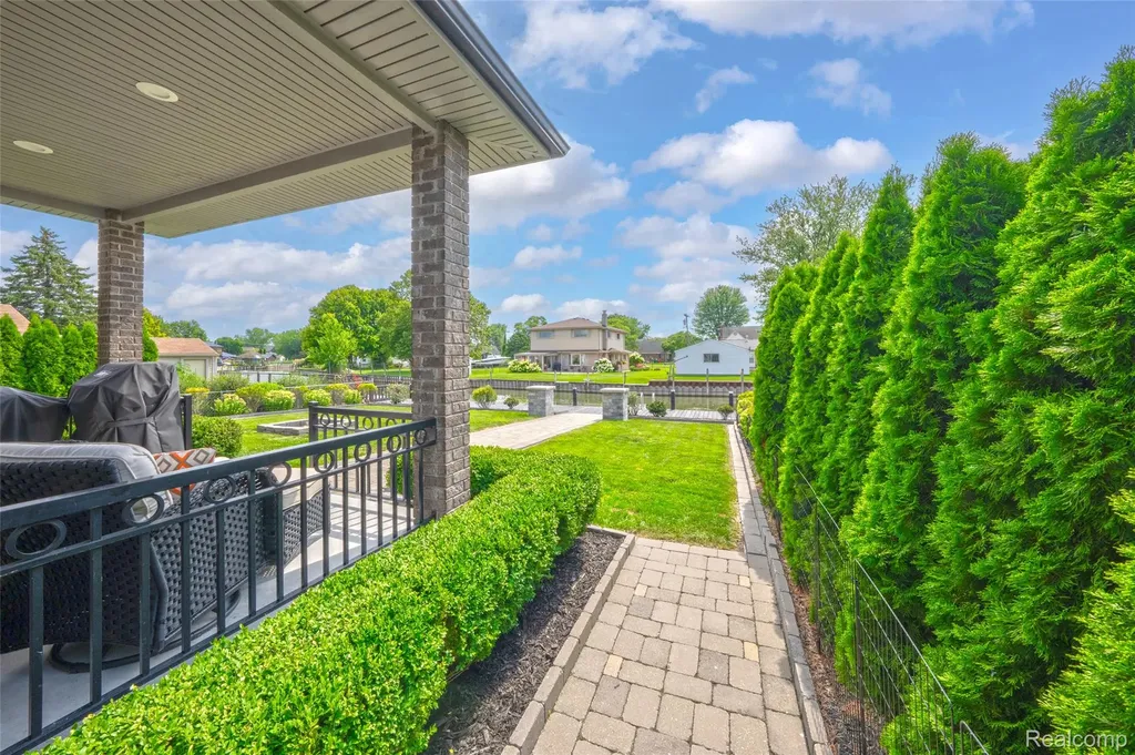 39611 Lakeshore Drive Harrison Charter Township MI 48045