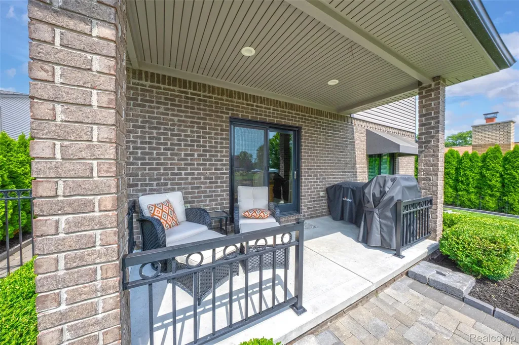 39611 Lakeshore Drive Harrison Charter Township MI 48045