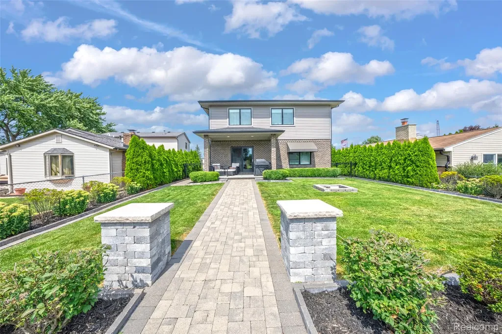 39611 Lakeshore Drive Harrison Charter Township MI 48045