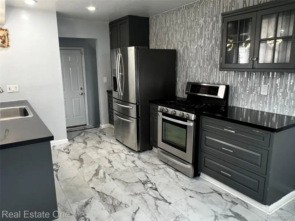 39394 Carrie Drive Sterling Heights City MI 48313