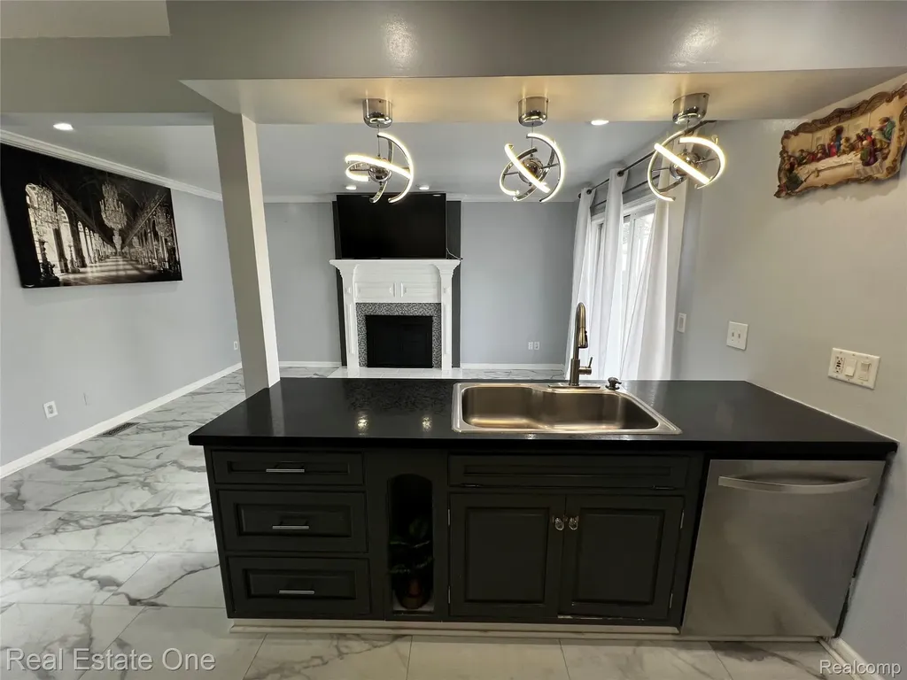 39394 Carrie Drive Sterling Heights City MI 48313