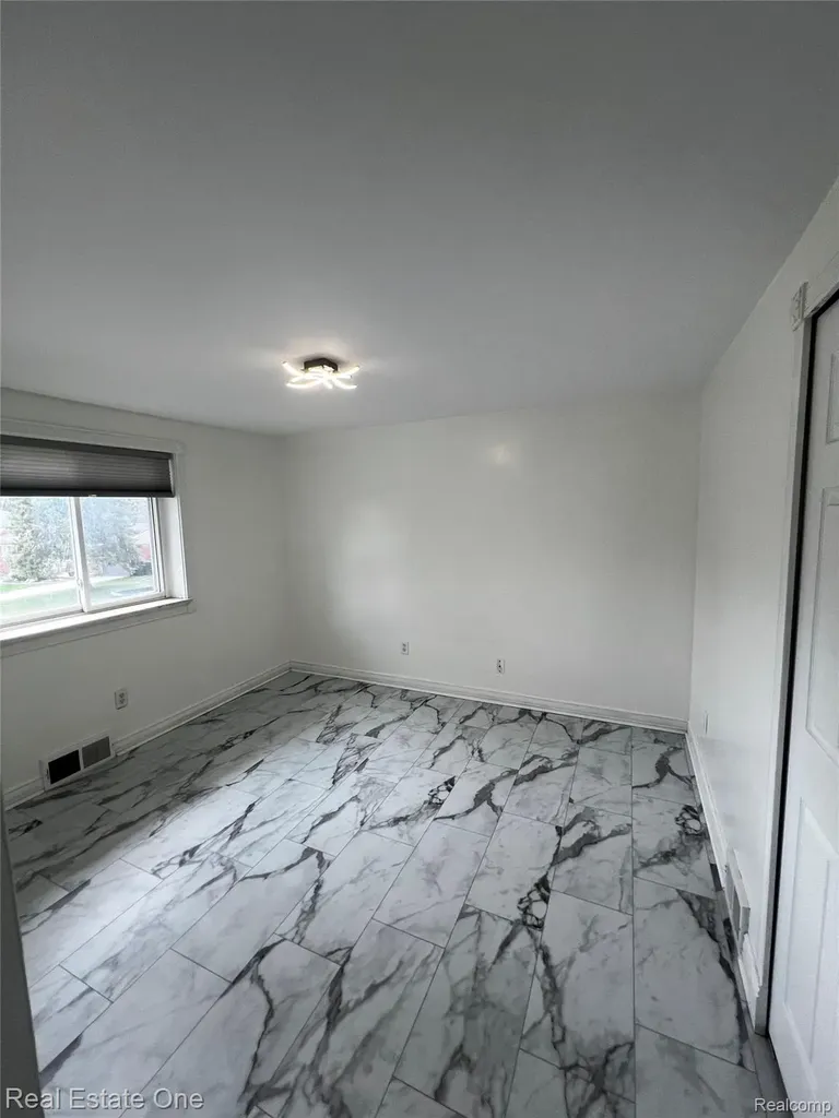 39394 Carrie Drive Sterling Heights City MI 48313