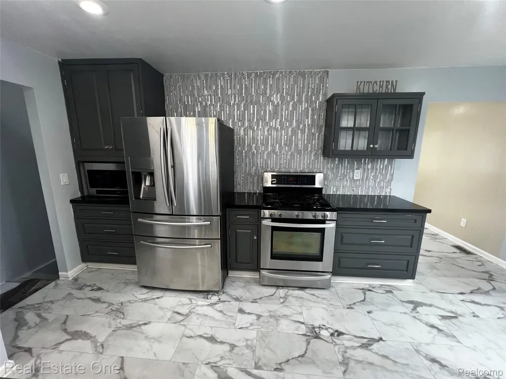 39394 Carrie Drive Sterling Heights City MI 48313