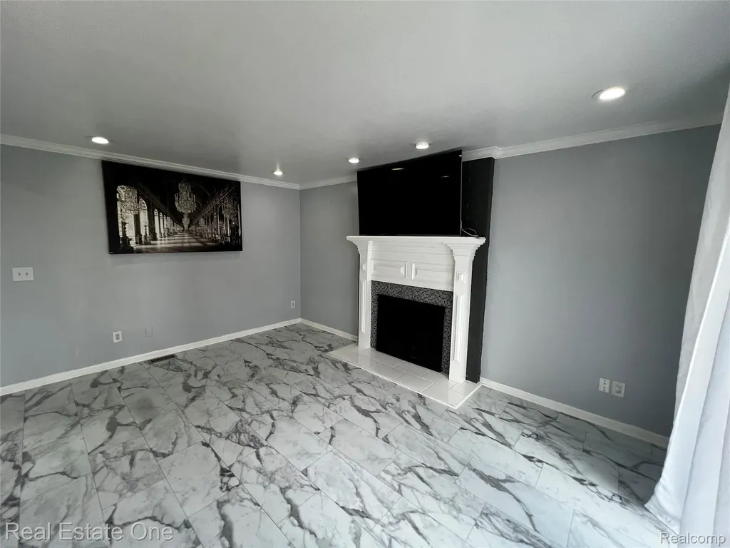 39394 Carrie Drive Sterling Heights City MI 48313