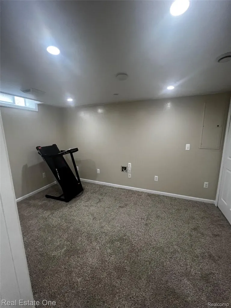 39394 Carrie Drive Sterling Heights City MI 48313