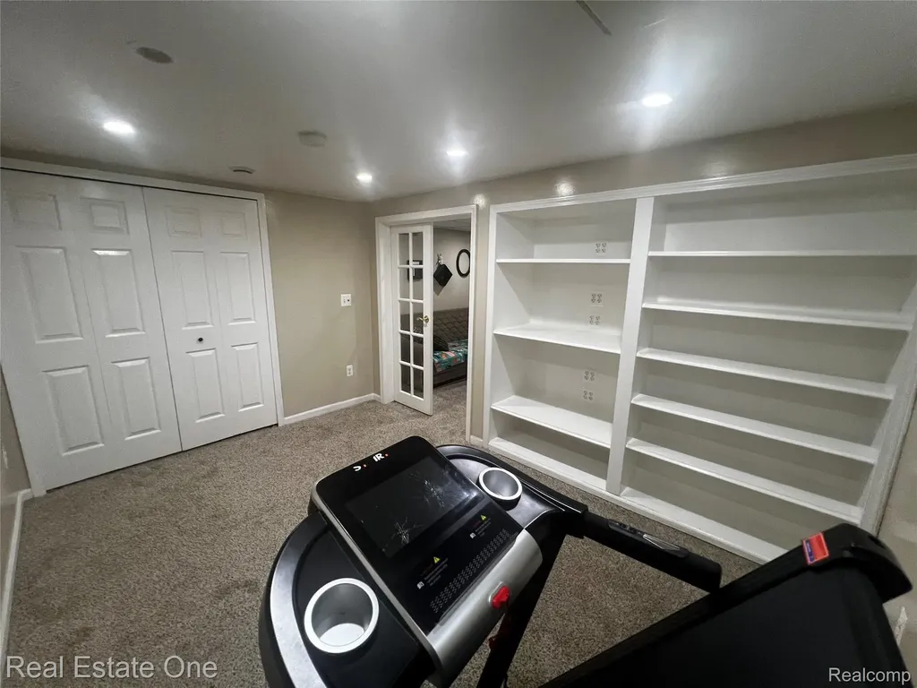 39394 Carrie Drive Sterling Heights City MI 48313