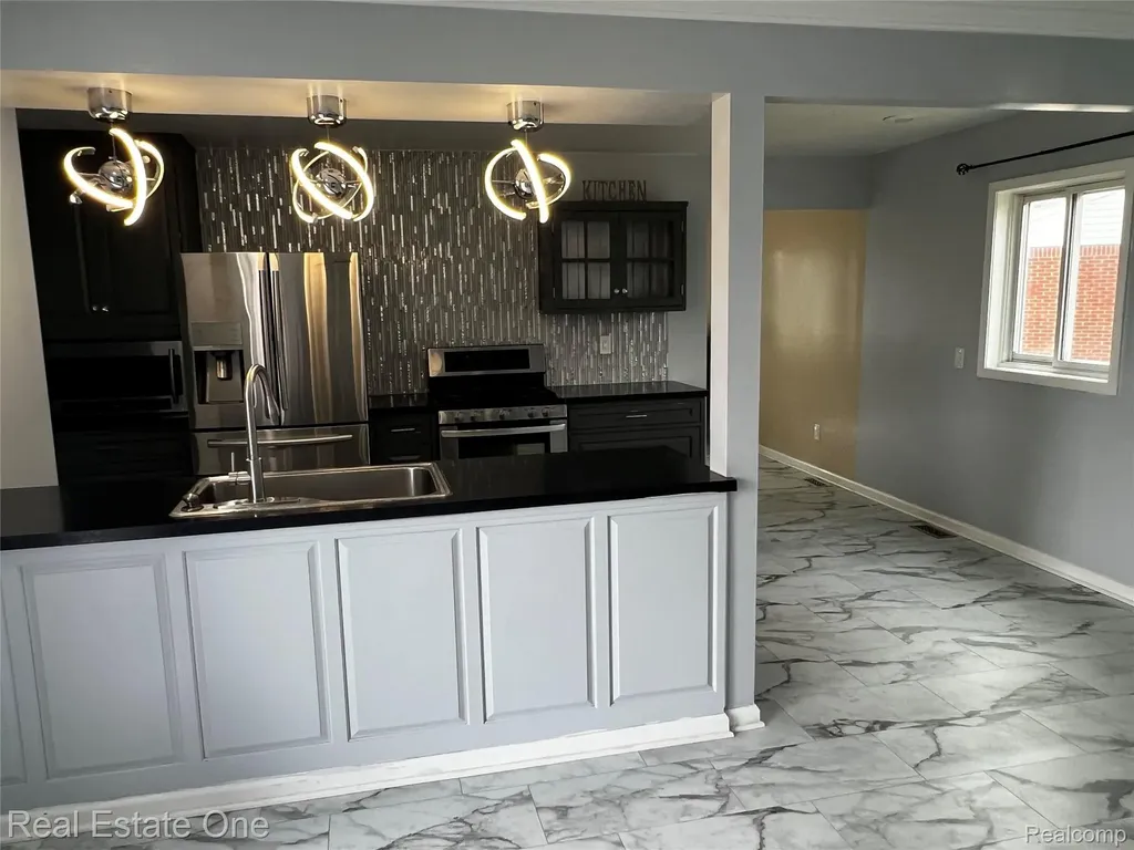 39394 Carrie Drive Sterling Heights City MI 48313