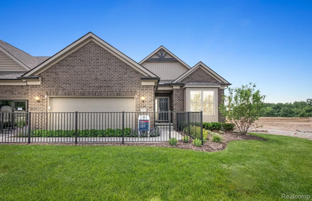 868 Kelpie Drive Pittsfield Charter Township MI 48108