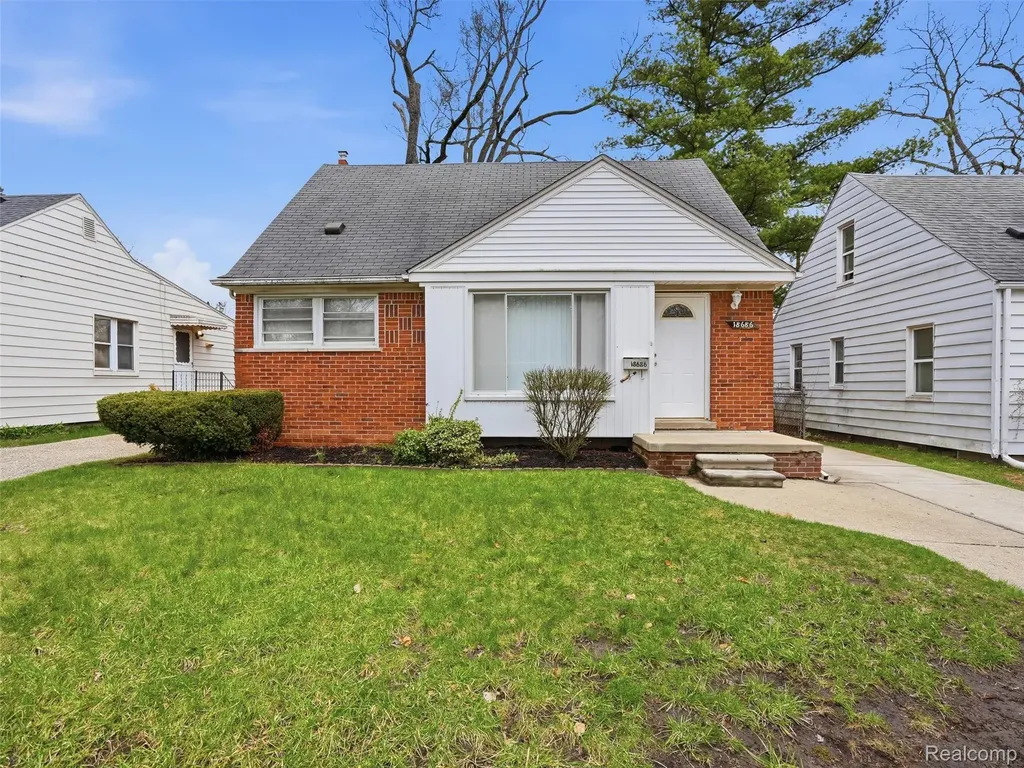 18686 Brady Redford Charter Township MI 48240