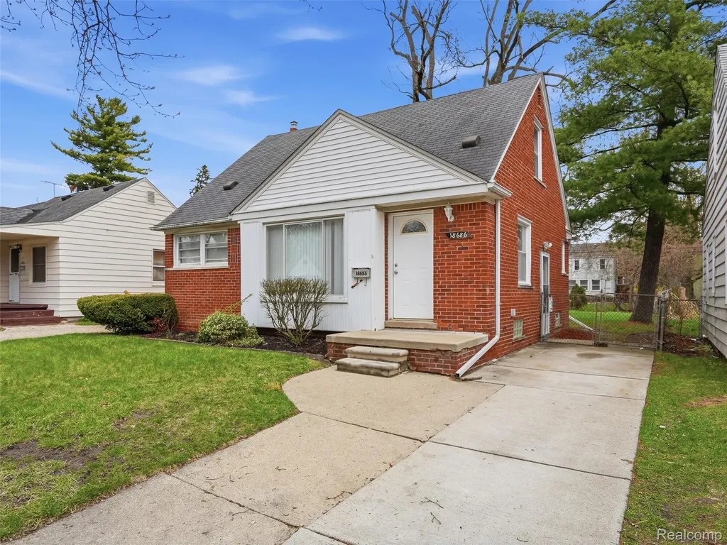 18686 Brady Redford Charter Township MI 48240
