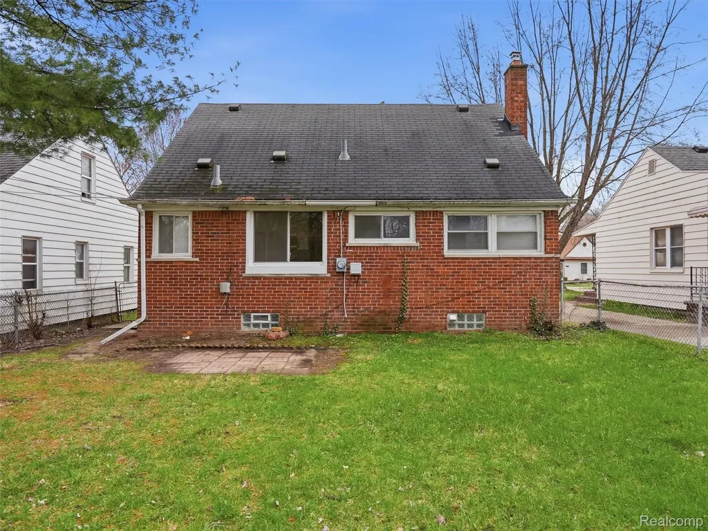 18686 Brady Redford Charter Township MI 48240