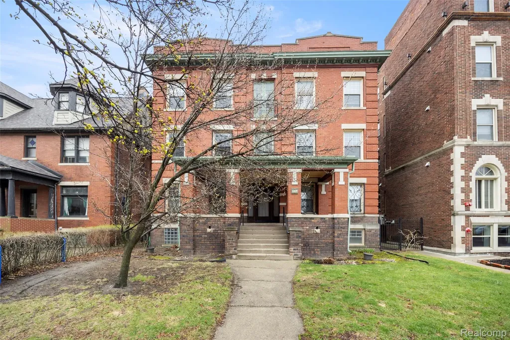 469 W Willis Street Detroit City MI 48201