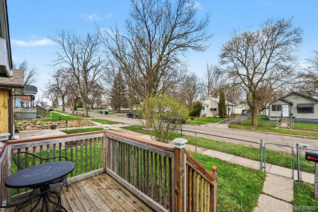 925 Kenilworth Avenue Pontiac City MI 48340