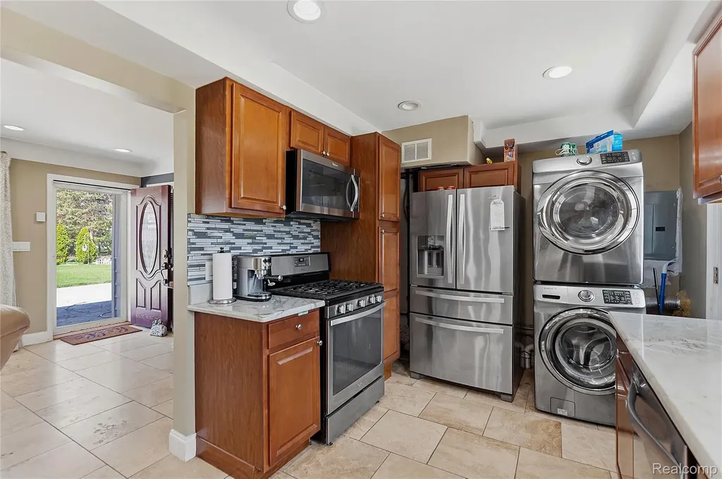 3520 Denson Drive Sterling Heights City MI 48310