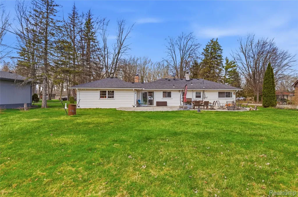 3520 Denson Drive Sterling Heights City MI 48310