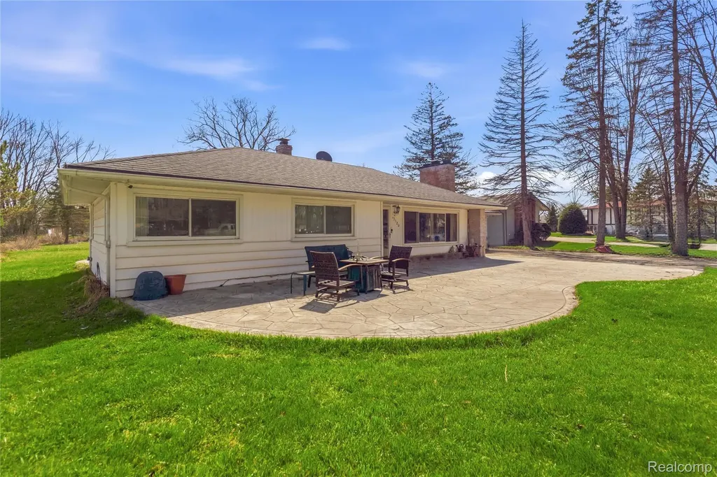 3520 Denson Drive Sterling Heights City MI 48310