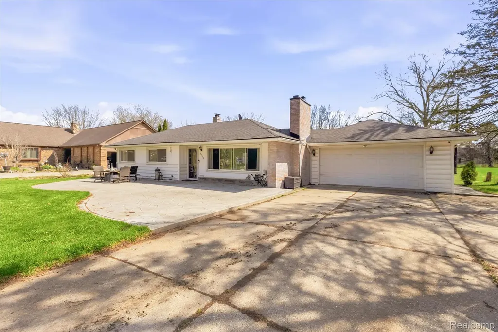 3520 Denson Drive Sterling Heights City MI 48310