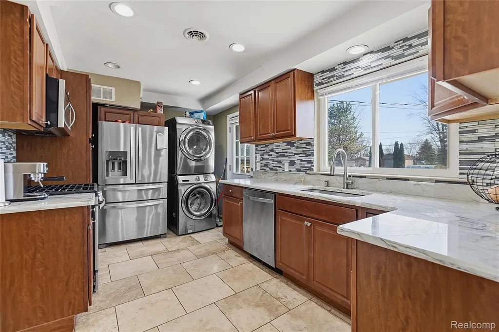 3520 Denson Drive Sterling Heights City MI 48310