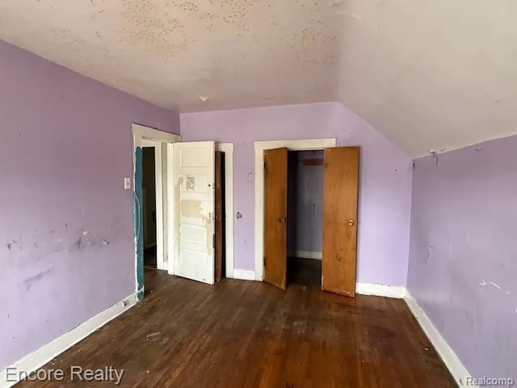 19300 Berg Road Detroit City MI 48219