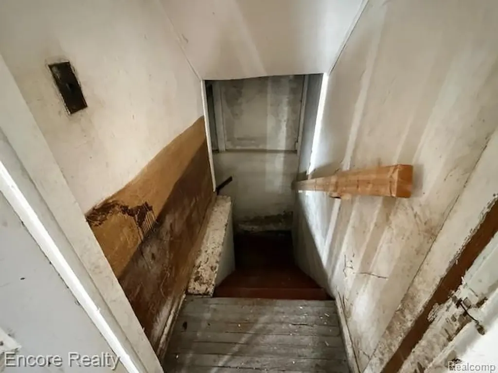19300 Berg Road Detroit City MI 48219