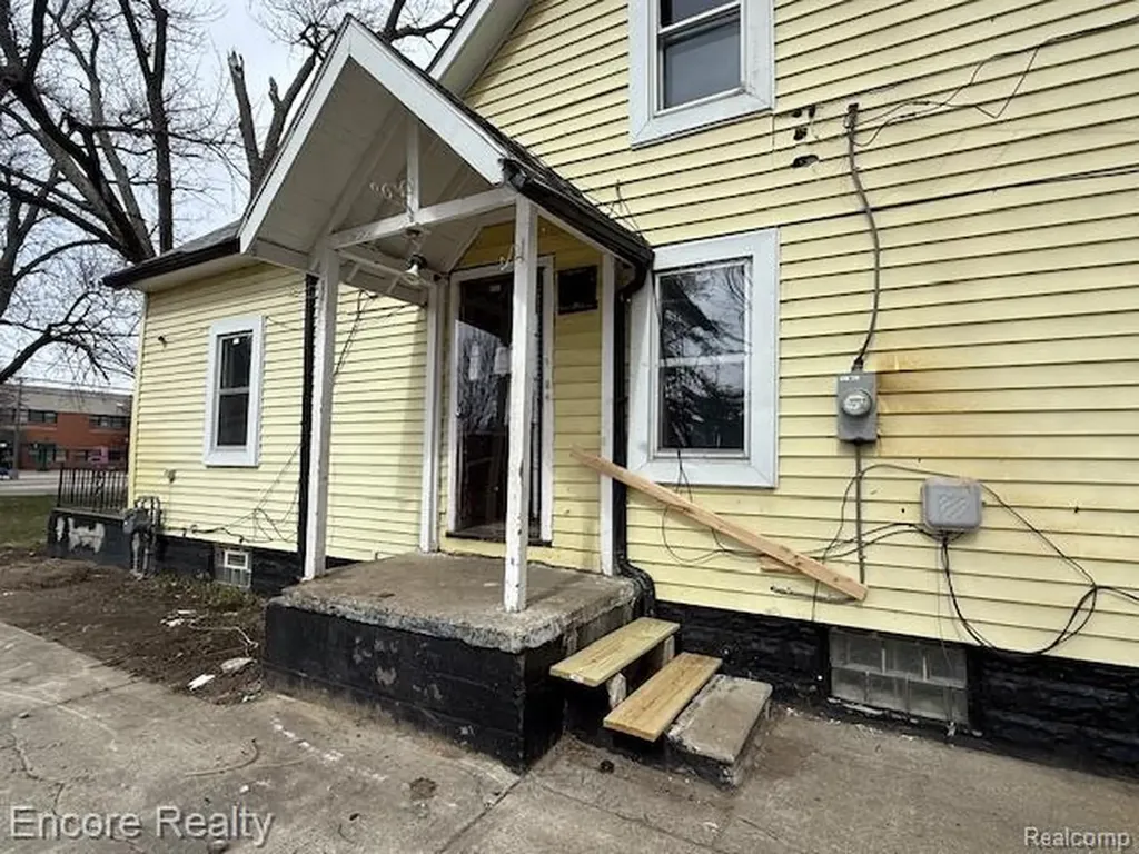 19300 Berg Road Detroit City MI 48219