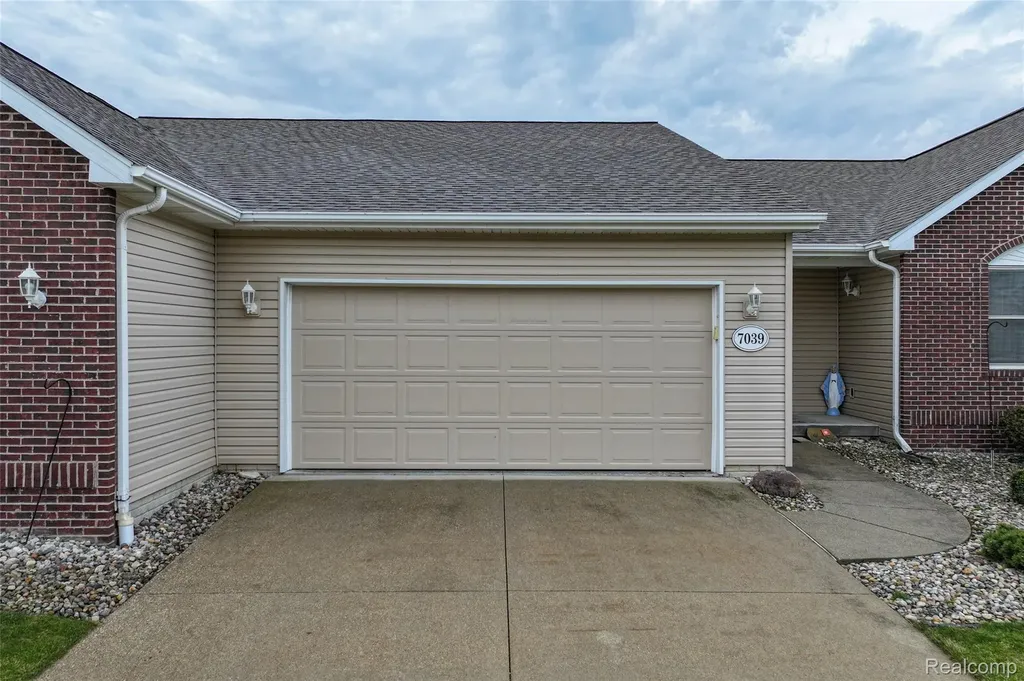 7039 Rosewood Drive Clayton Charter Township MI 48433