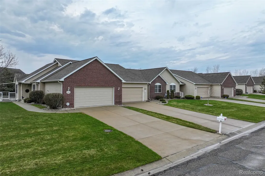 7039 Rosewood Drive Clayton Charter Township MI 48433