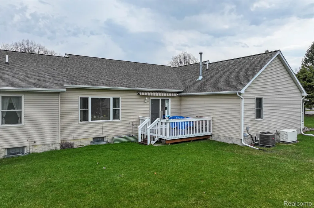7039 Rosewood Drive Clayton Charter Township MI 48433