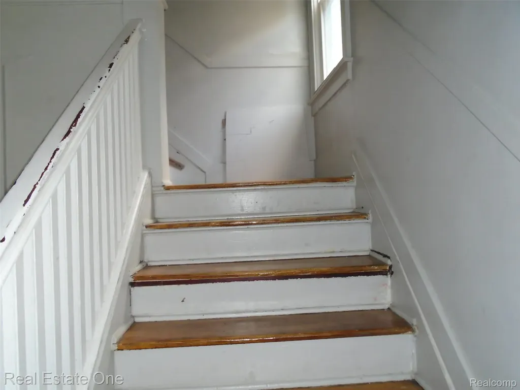 789 Lakewood Street Detroit City MI 48215