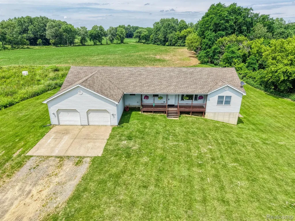10488 W Grand River Road Handy Township MI 48836