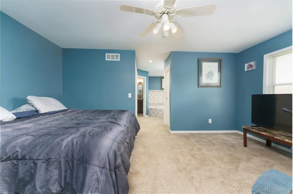 10488 W Grand River Road Handy Township MI 48836