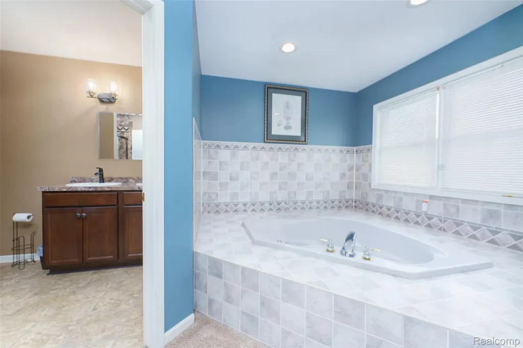 10488 W Grand River Road Handy Township MI 48836