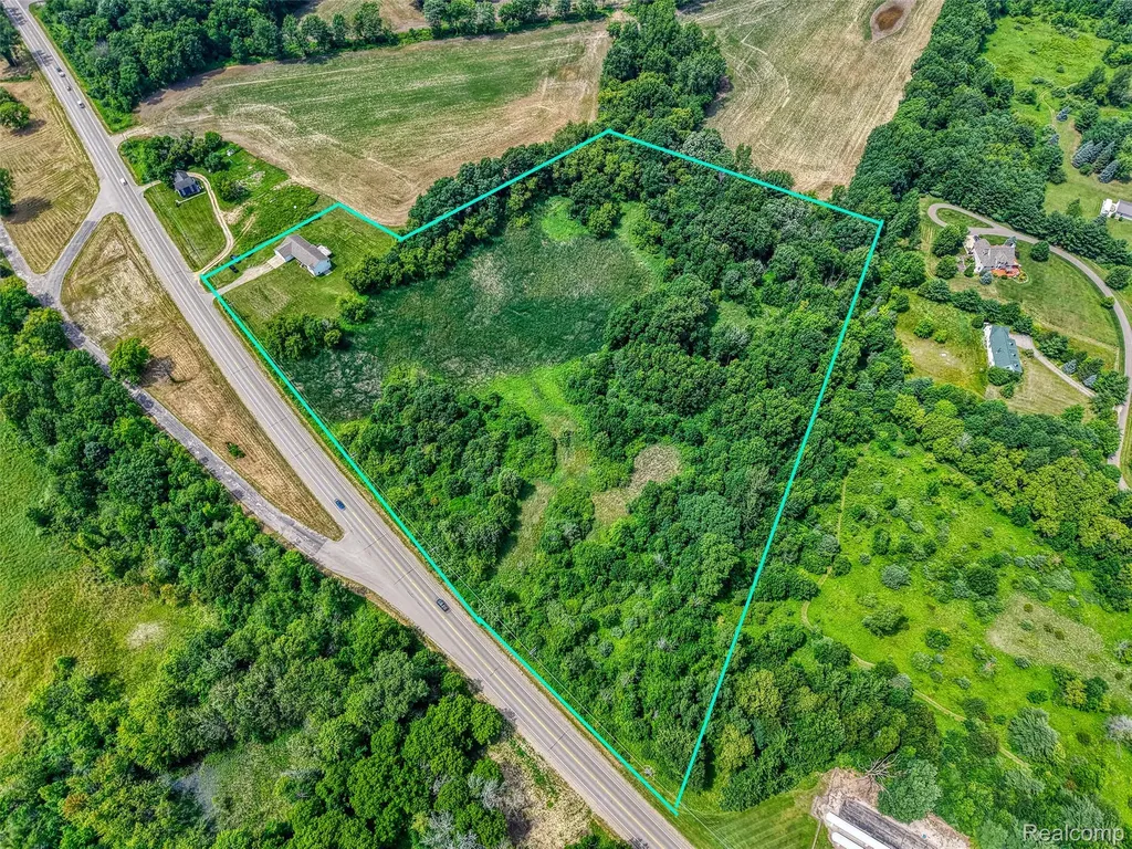 10488 W Grand River Road Handy Township MI 48836