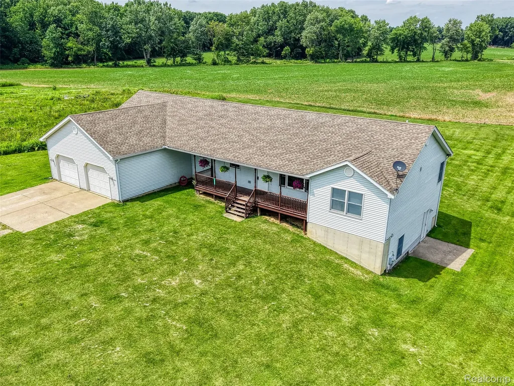10488 W Grand River Road Handy Township MI 48836