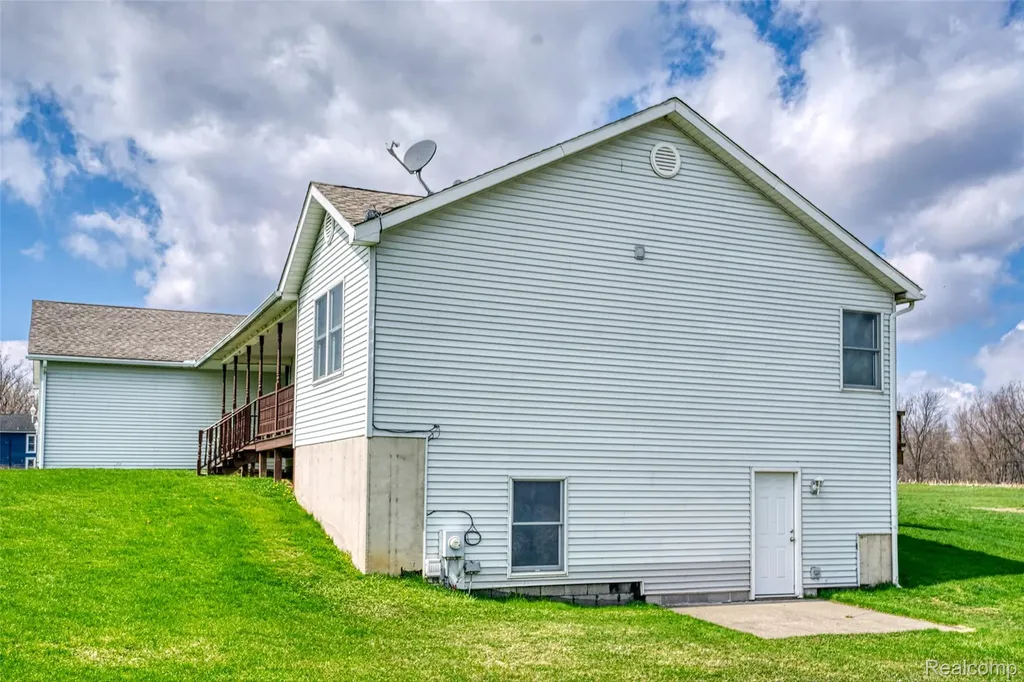 10488 W Grand River Road Handy Township MI 48836