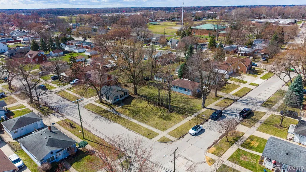 21913 Powers Avenue Dearborn Heights City MI 48125