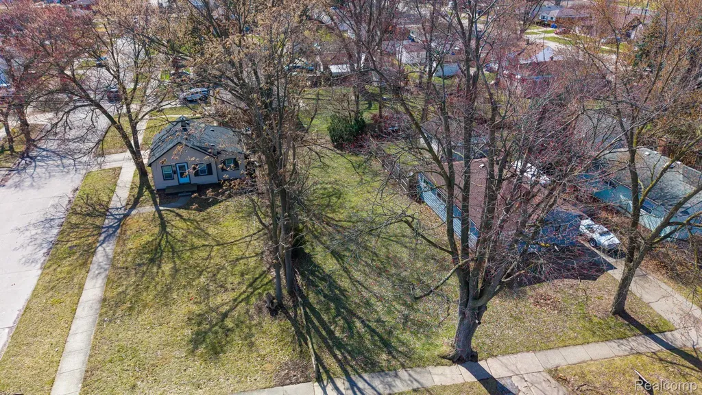 21913 Powers Avenue Dearborn Heights City MI 48125