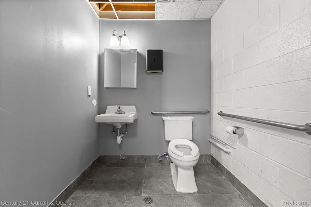 32639 Industrial Road Garden City City MI 48135