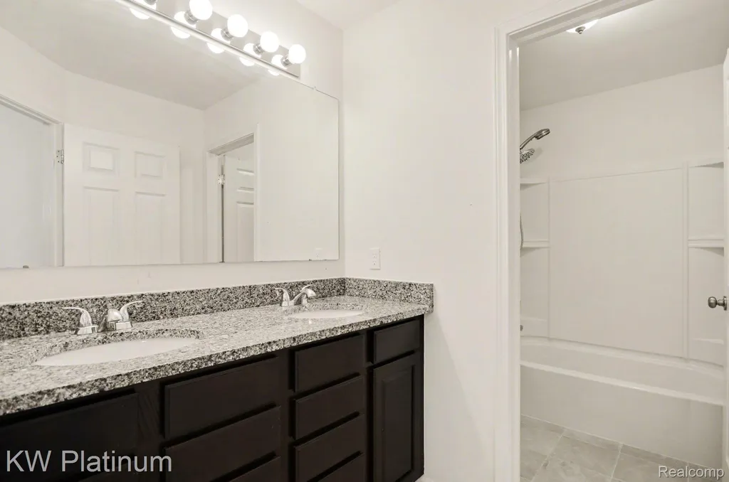 55321 Demaret Drive Macomb Township MI 48042