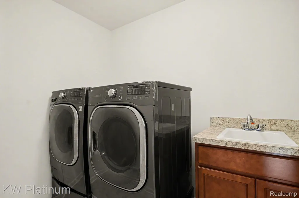 55321 Demaret Drive Macomb Township MI 48042